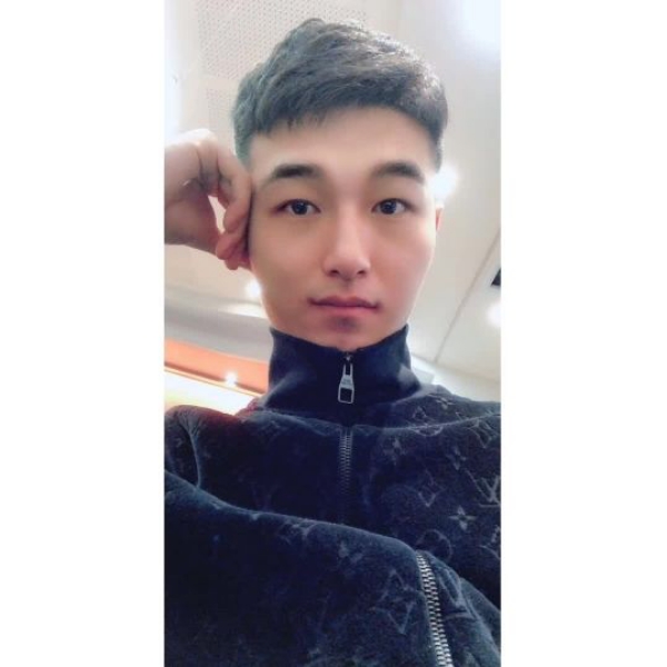 篮球的眯眯眼的照片