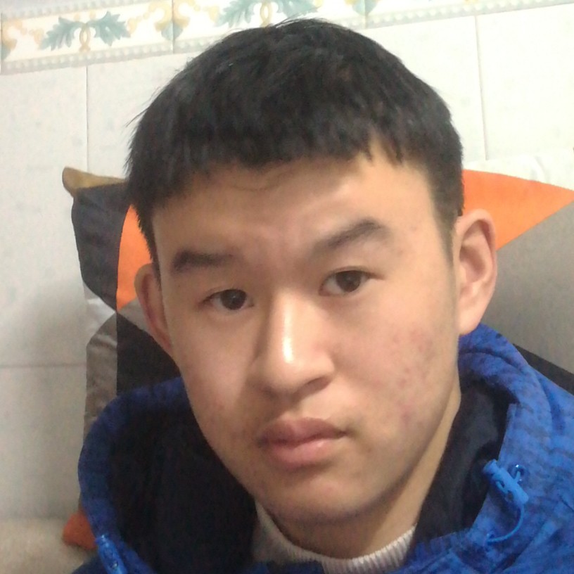 小兔子回眸灵巧的照片