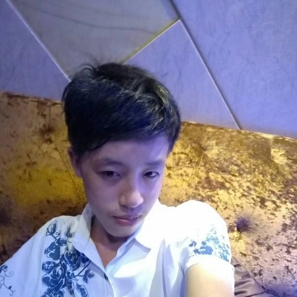 羞涩还水壶的照片