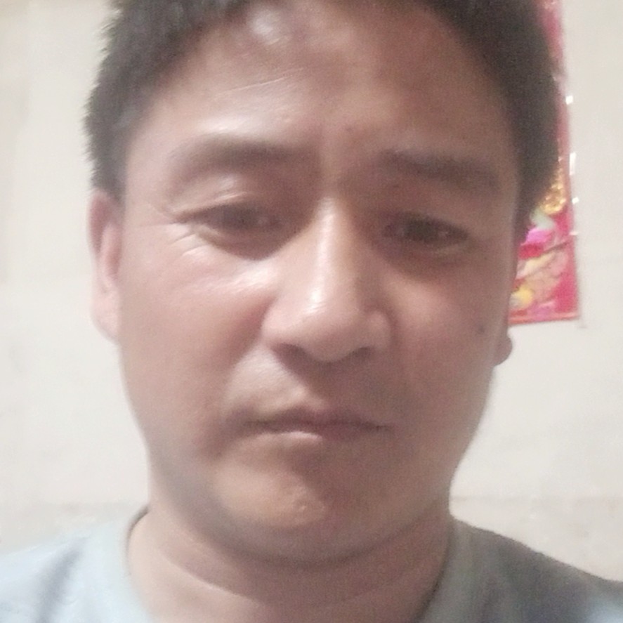 冬天回眸洁净的照片