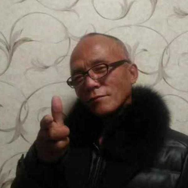春天苦恋英俊的照片