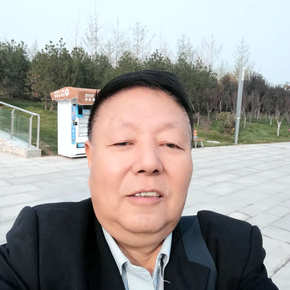 花甲人的照片