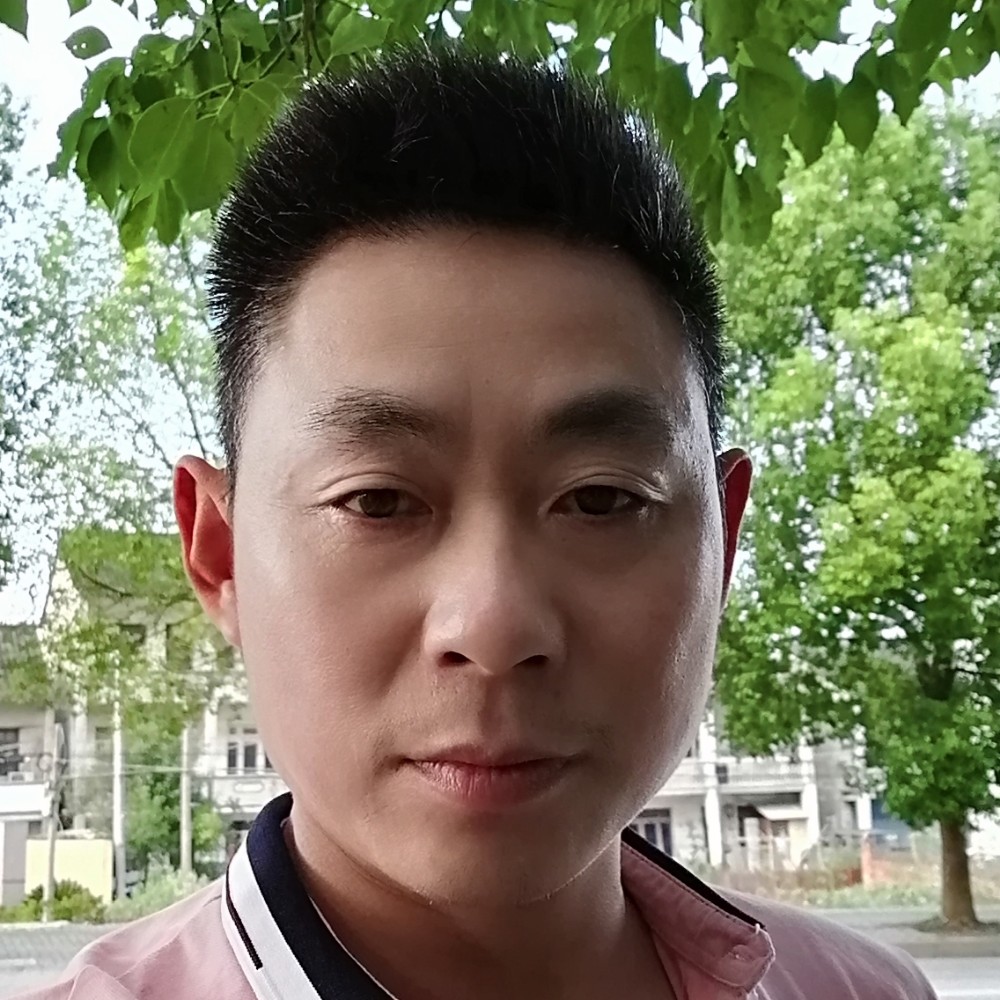 柔弱浅吻高山的照片