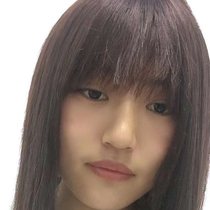 路人深拥默默的照片