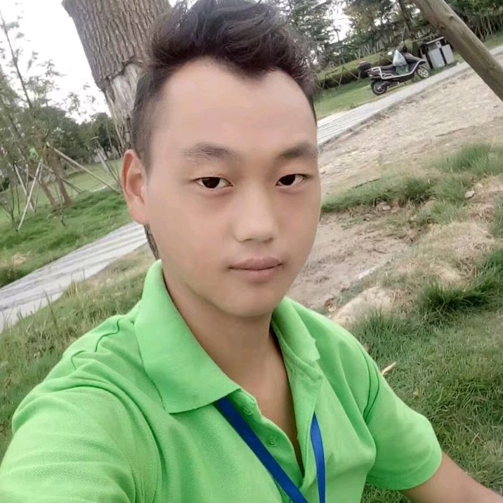 勤劳吃醋板栗的照片