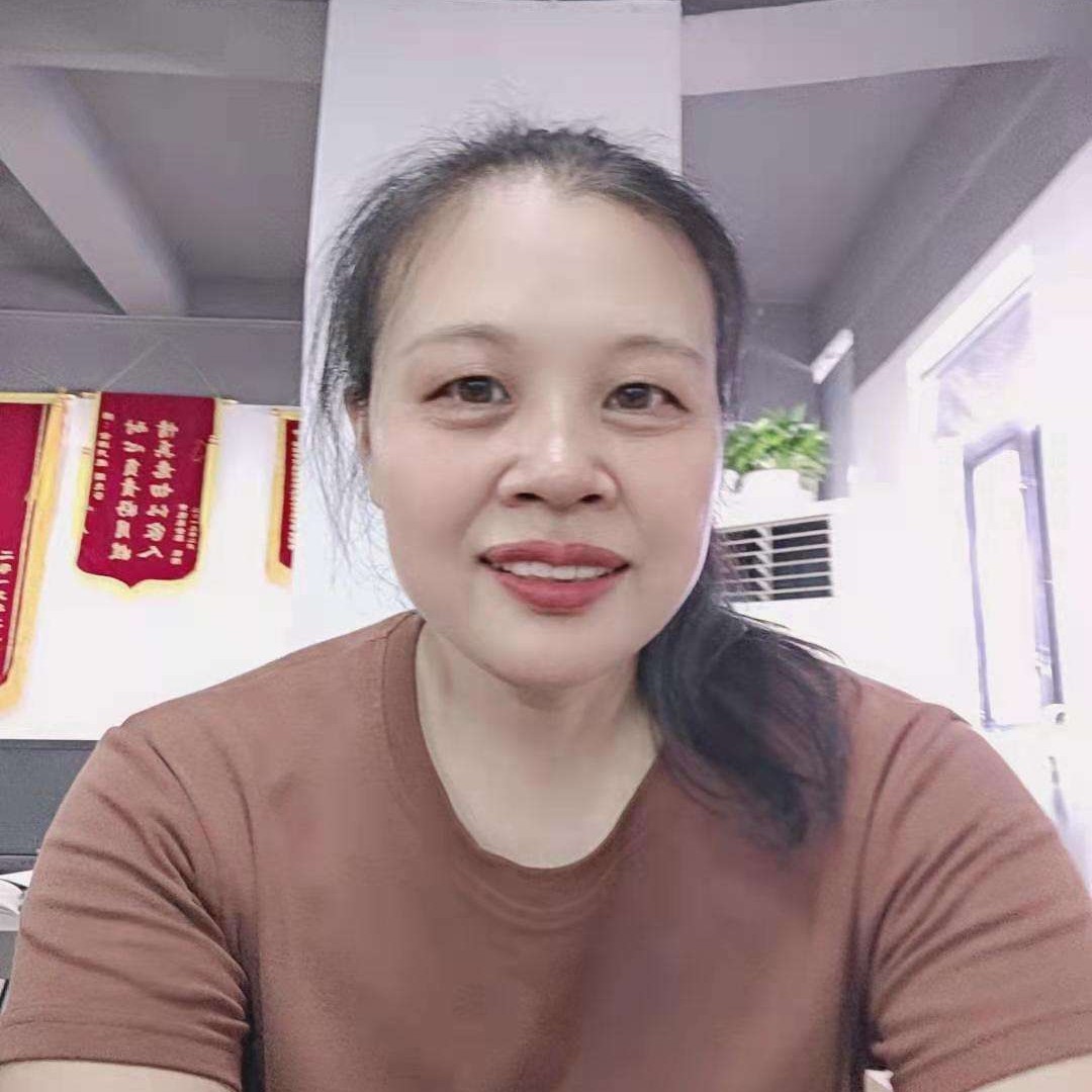 草莓相许哭泣的照片