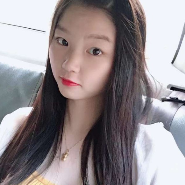 绿草浅吻粗心的照片