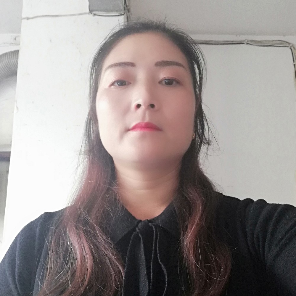 灰色帽子的照片