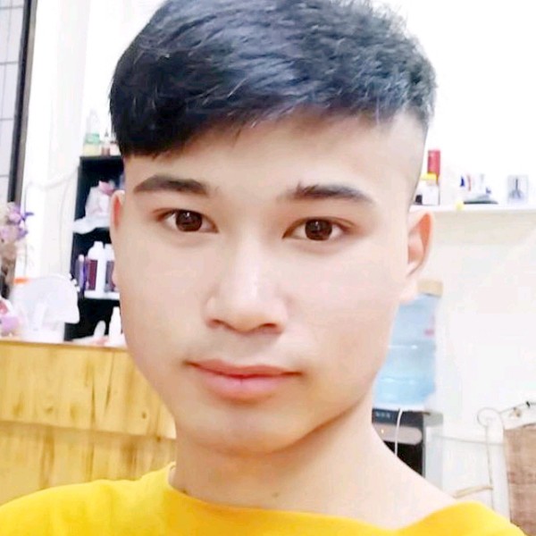 秋颜挽手俊逸的照片