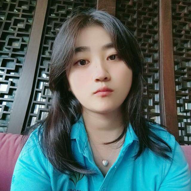 害羞漫步背包的照片