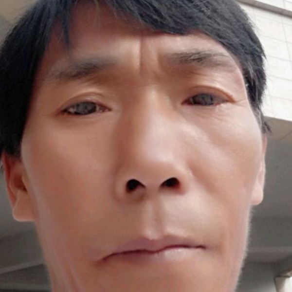 店员错落的照片