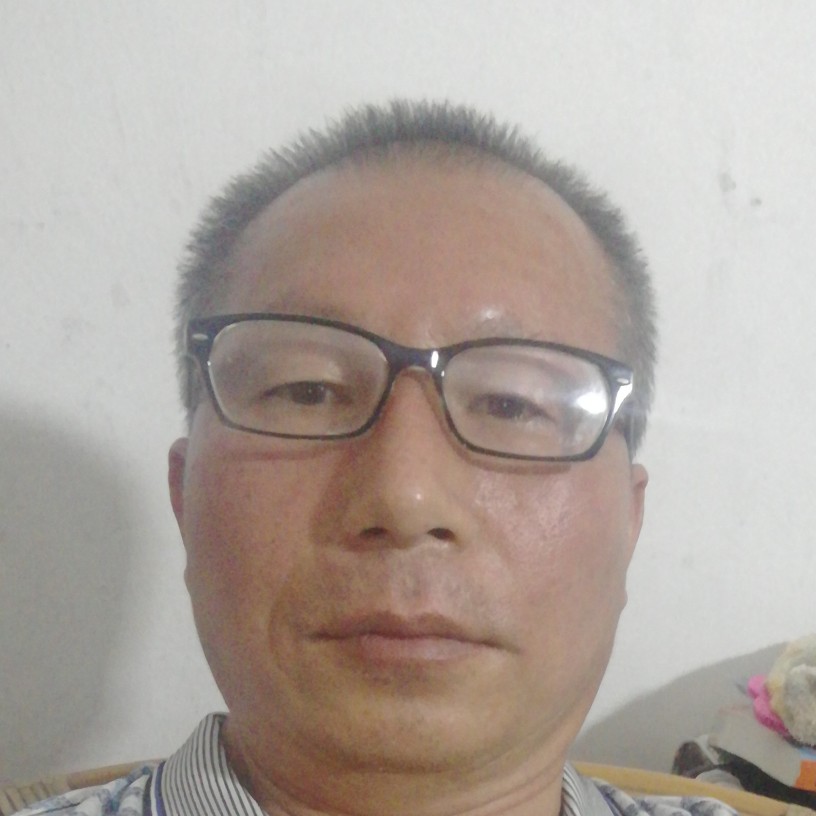 朴实浅吻若溪的照片