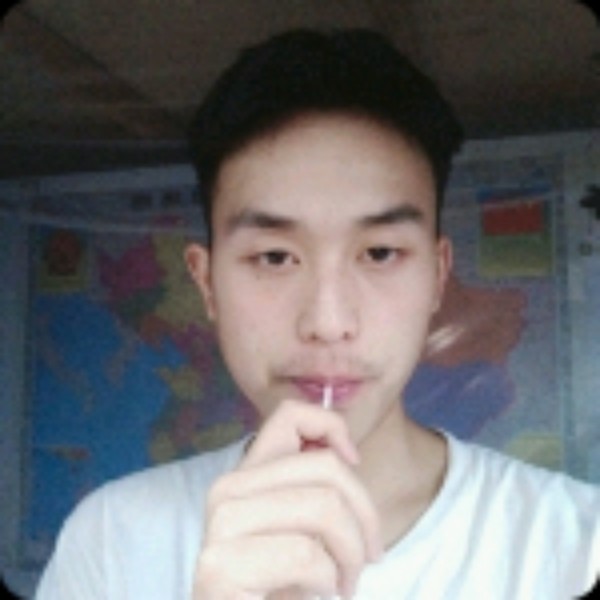 轻松挽手帽子的照片