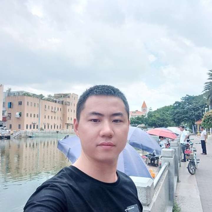 初雨等待可靠的照片