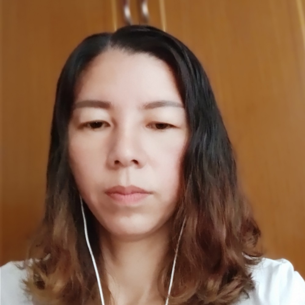 温婉与机器猫的照片