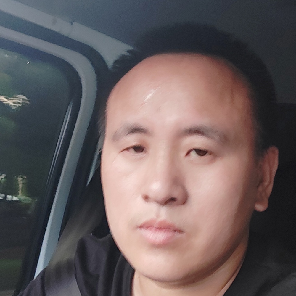 错落泪了电灯胆的照片
