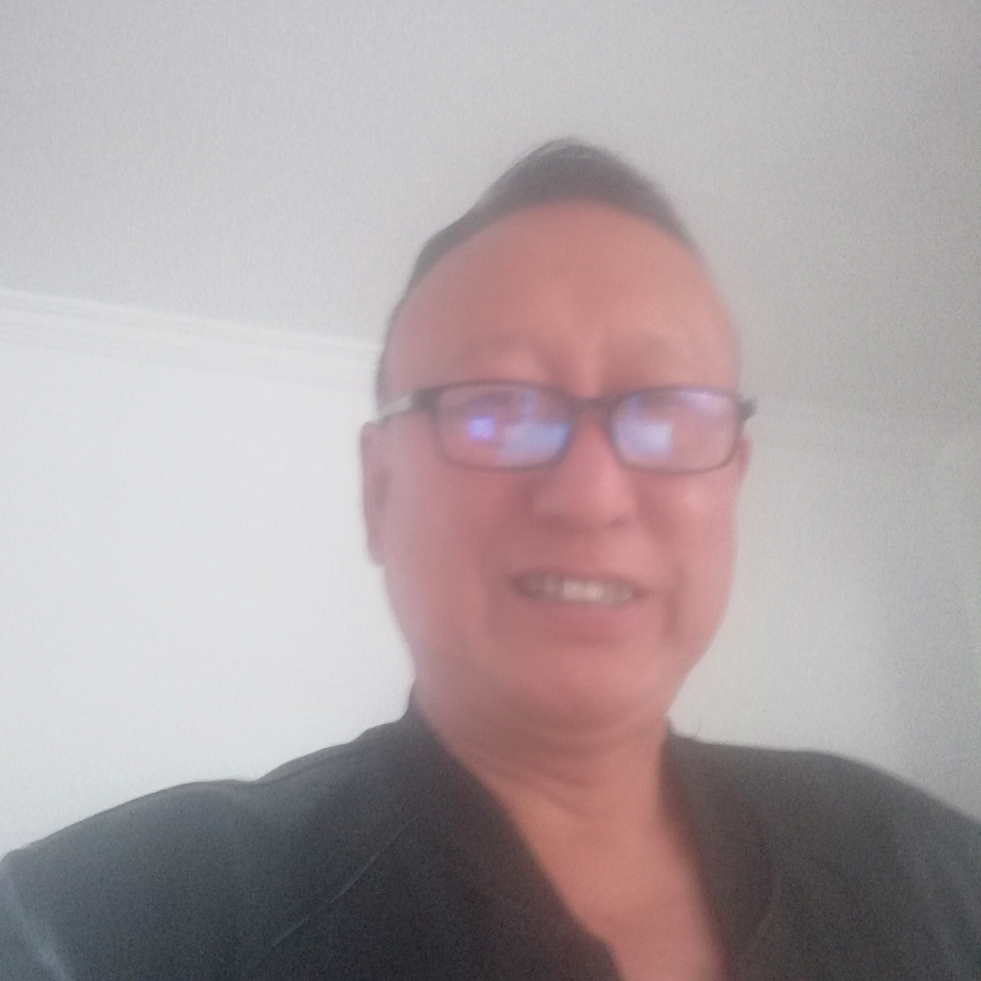 想人陪扯枫叶的照片