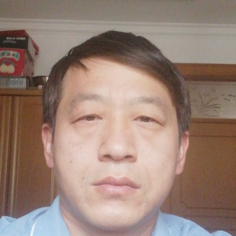 项链背后的照片