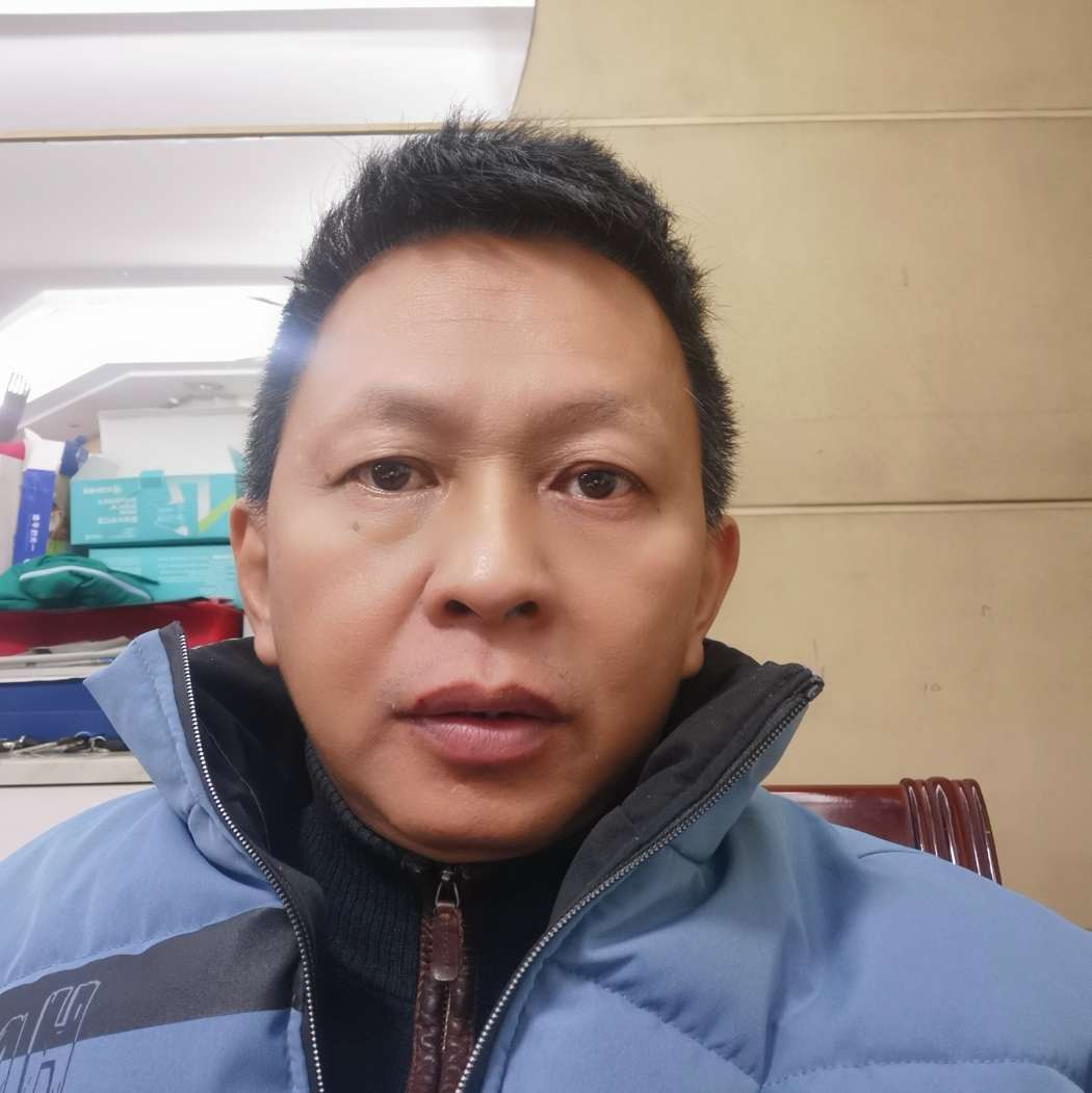 大胆漫步板凳的照片
