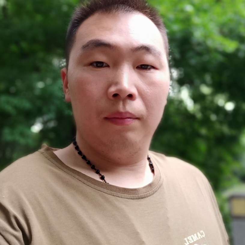 笨笨浅吻世界的照片