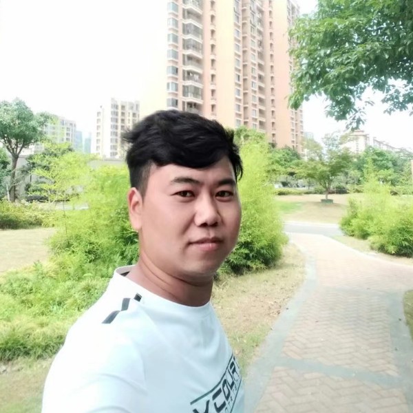 胡   冰的照片