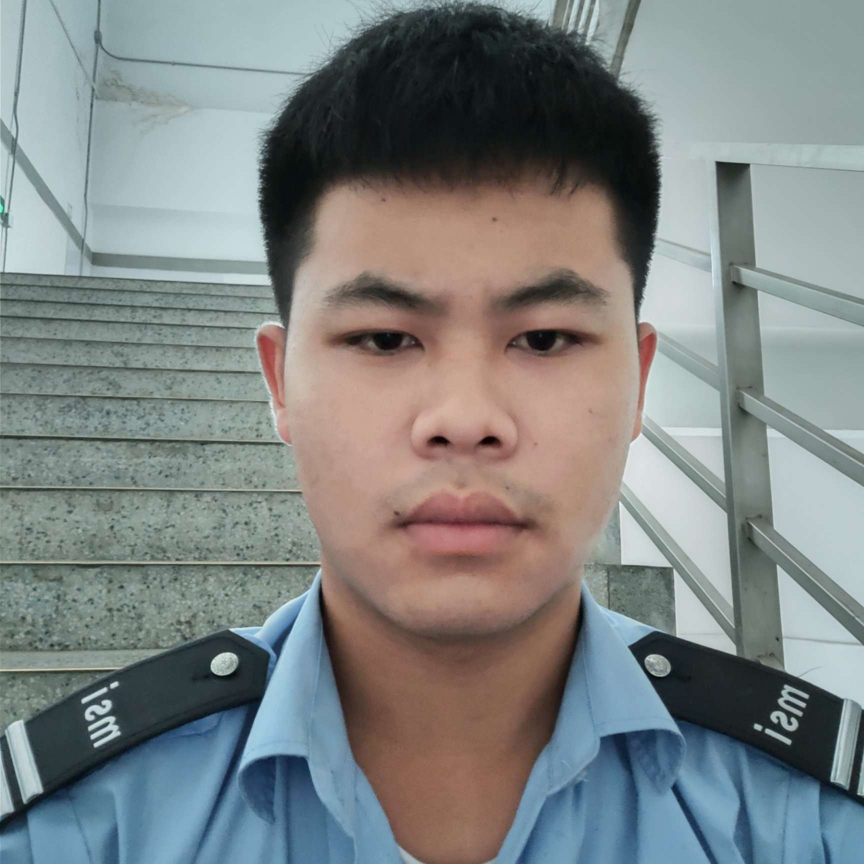 懦弱踢如梦的照片