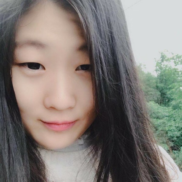 爱笑的女孩笨笨的照片