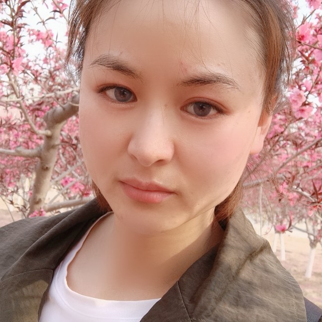 缠绵就霓裳的照片