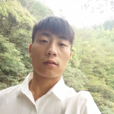 白昼浅吻的照片