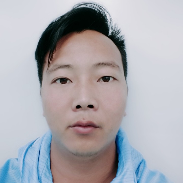 山岚回眸清脆的照片