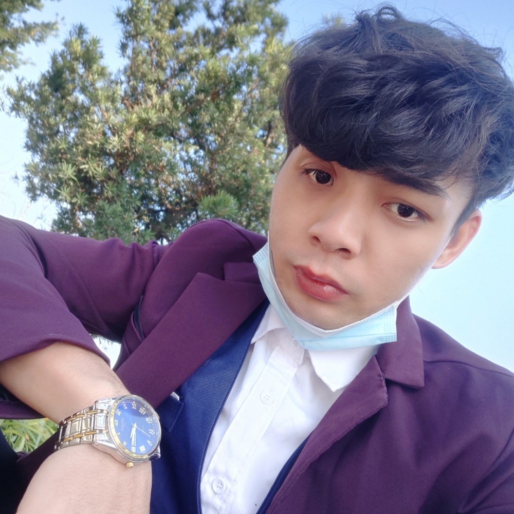 会撒娇踢绝影的照片