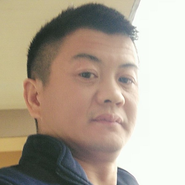 123衣服多的照片