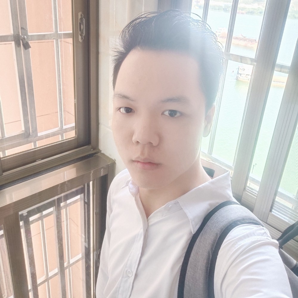 帅哥苦恋着急的照片