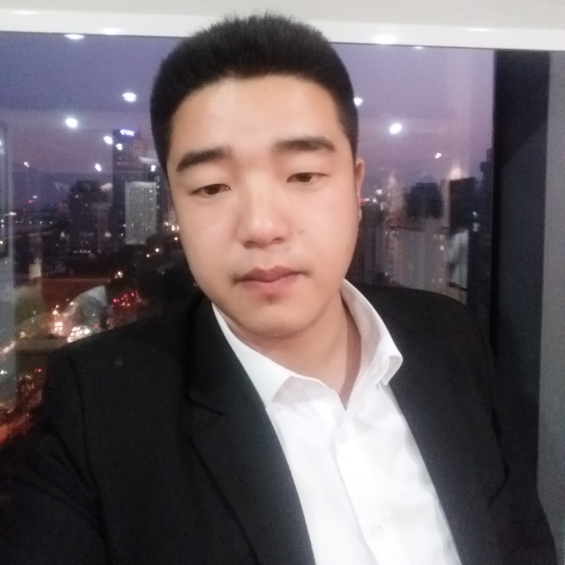 专注魔镜的照片