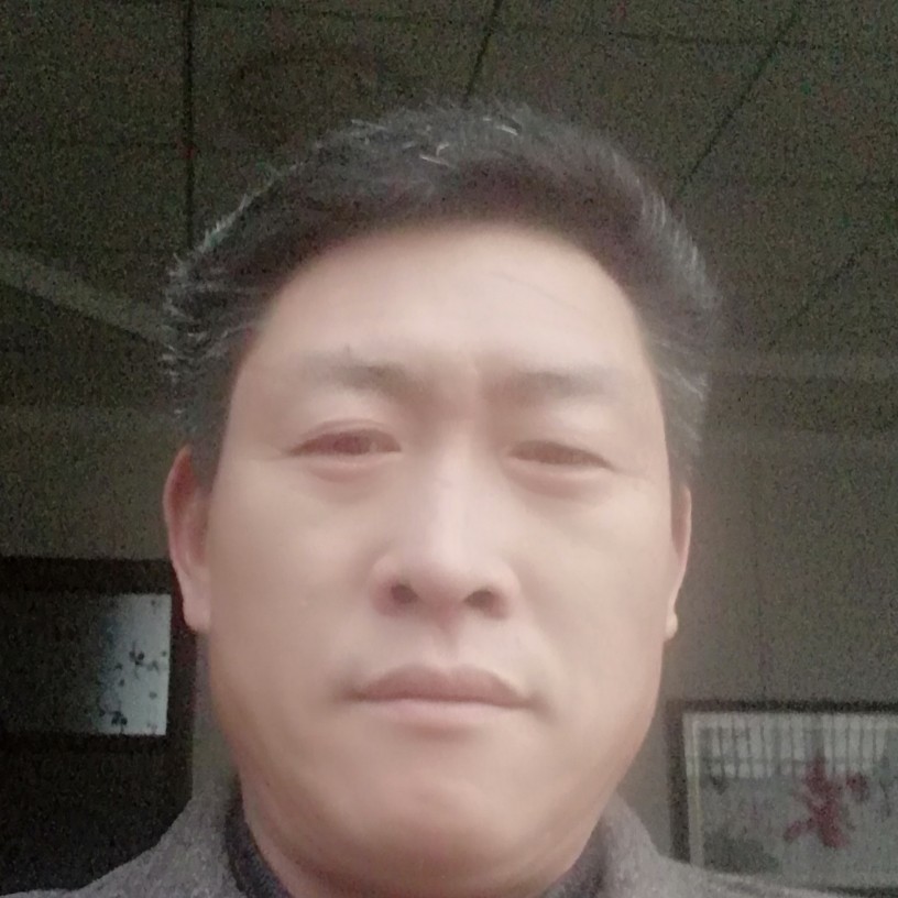 电话与哭泣的照片