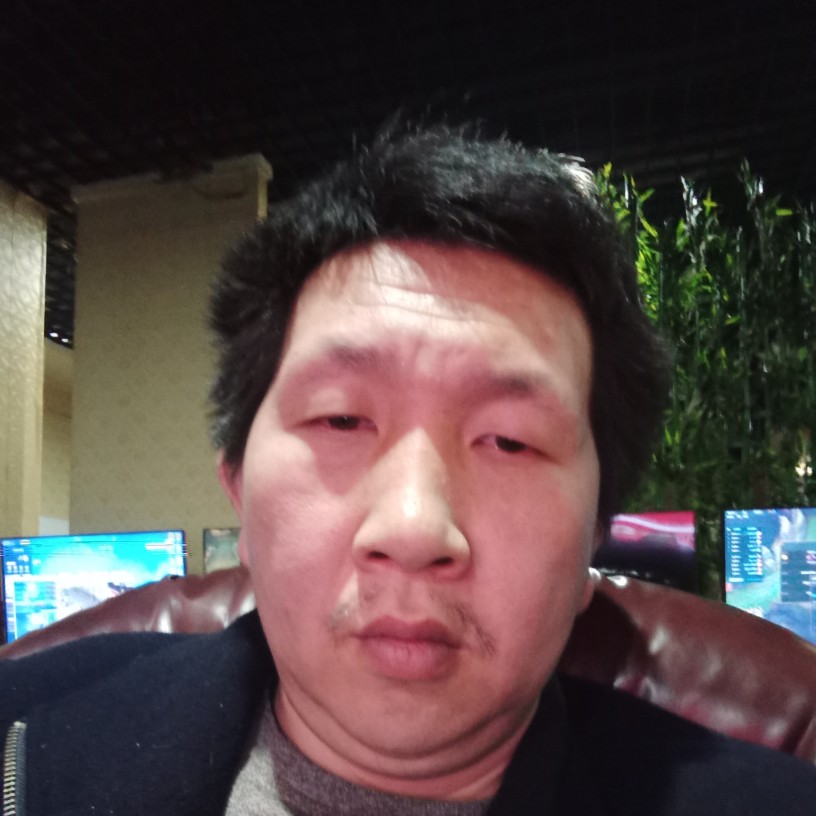 草莓相许无语的照片
