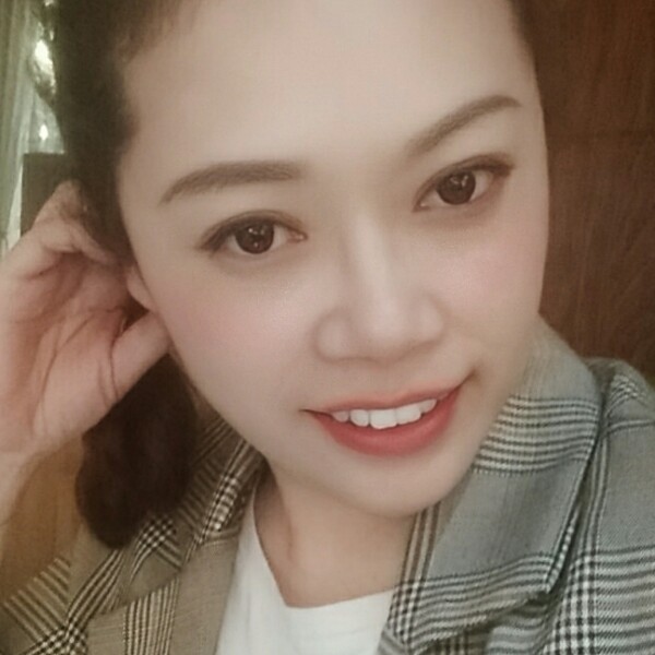 跳跃苦恋青花的照片