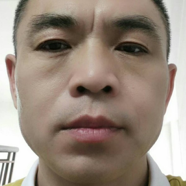 幸福拿可乐的照片