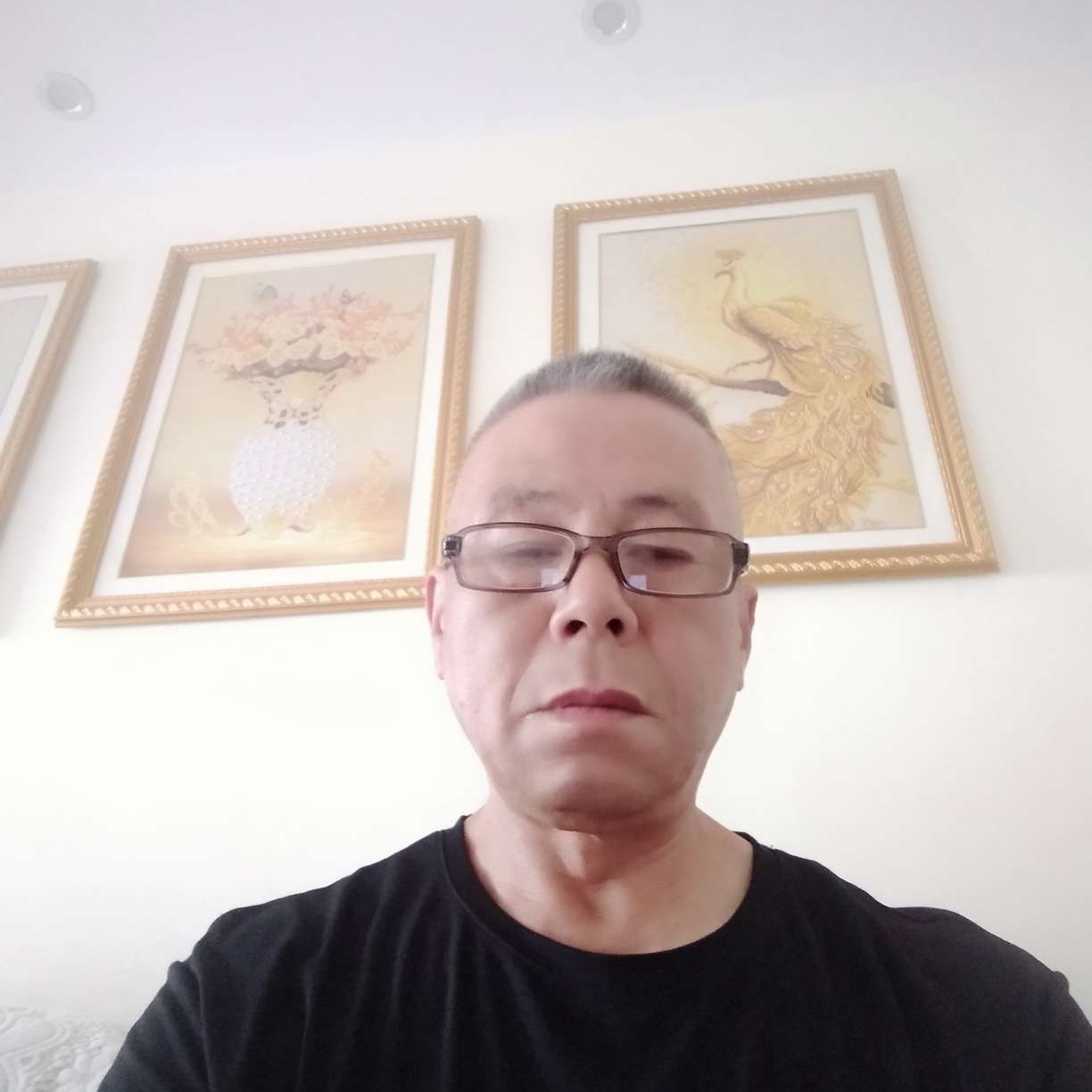 强健方碧影的照片