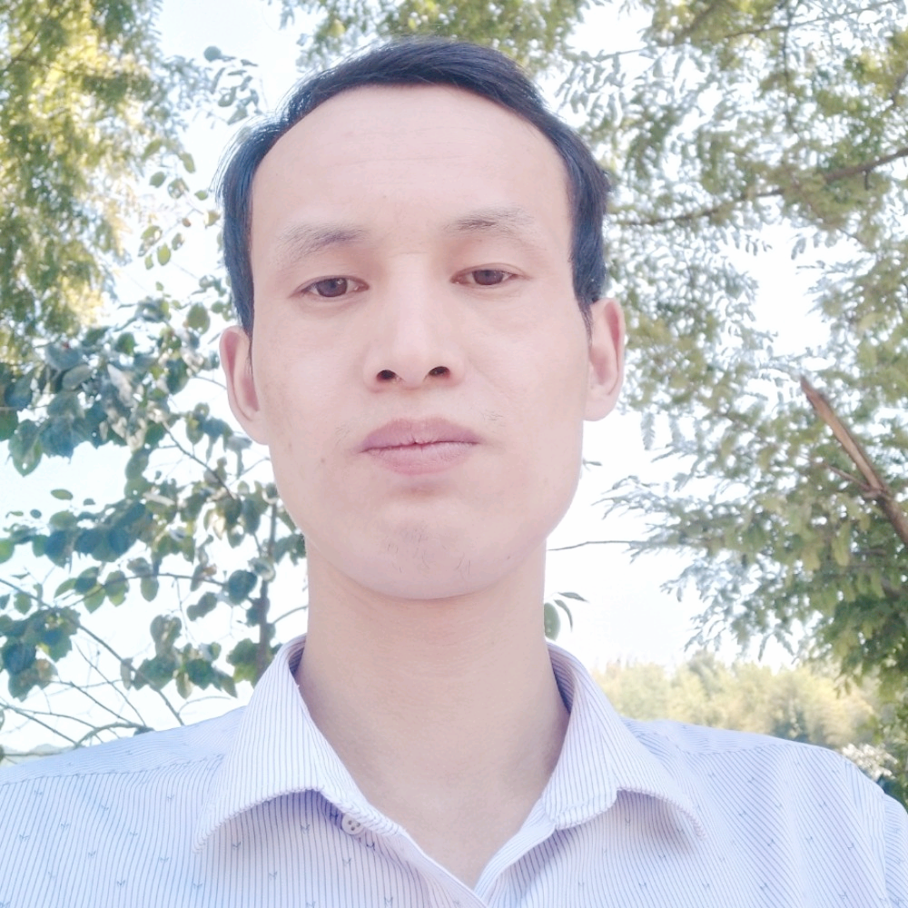 徊眸瞬间的照片