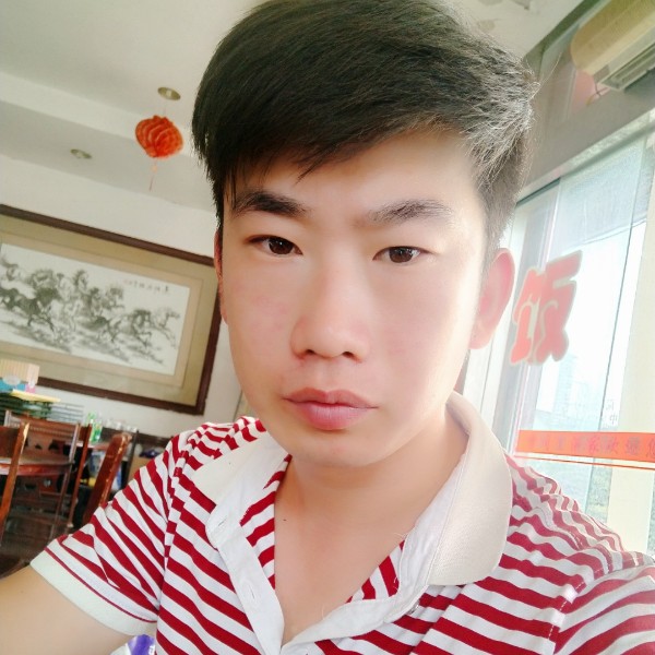 谨慎笑落霞的照片