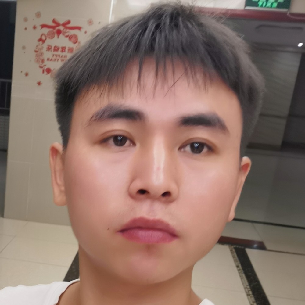 卑微小进的照片