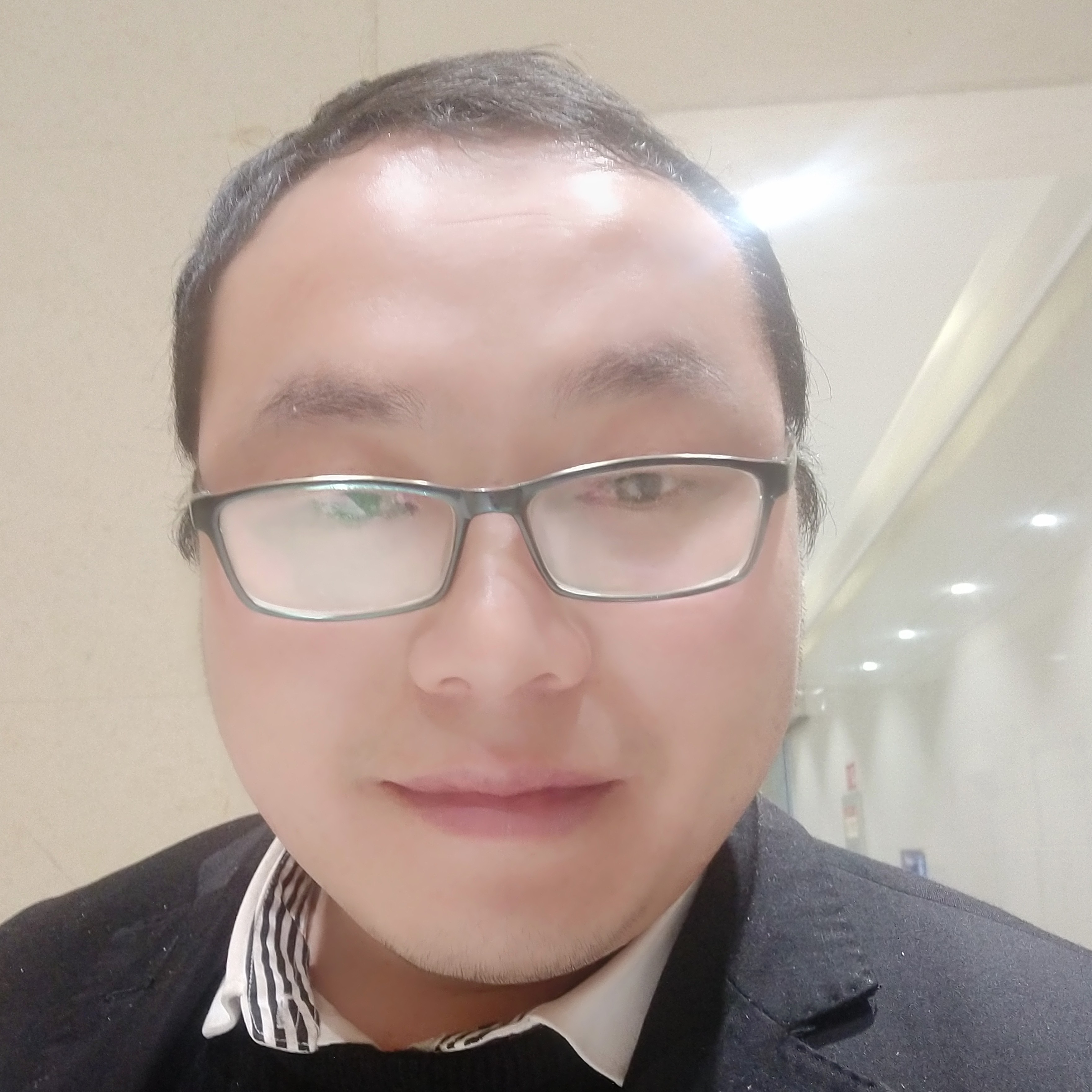 闷男带娃的照片