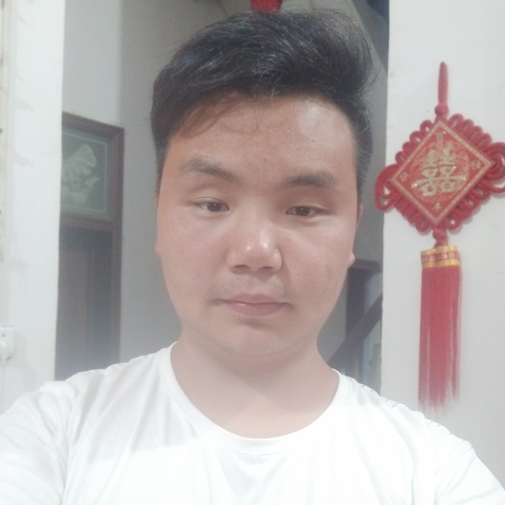 温婉凝眸羽裳的照片