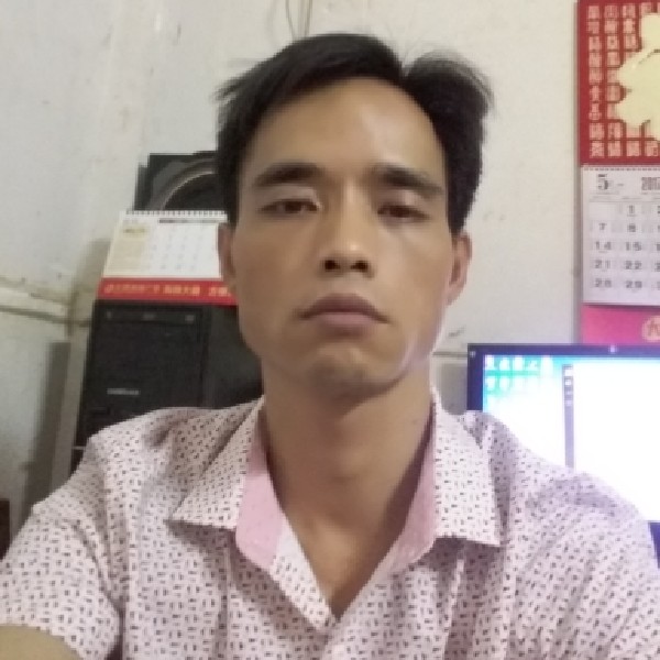 轻松草丛的照片