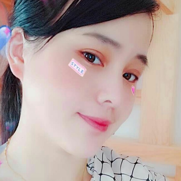 枕头深拥如意的照片