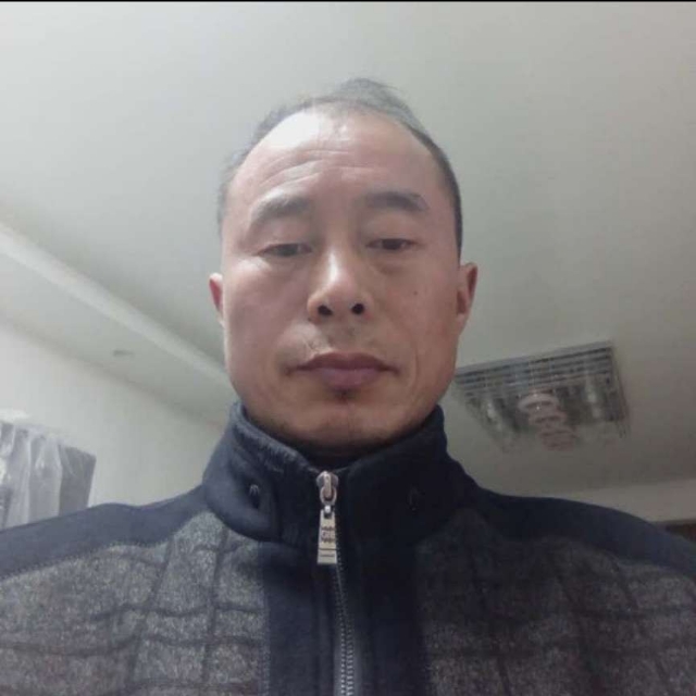 呢喃入睡的照片
