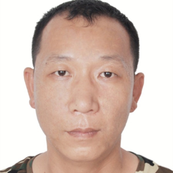 大白吃醋拉长的照片