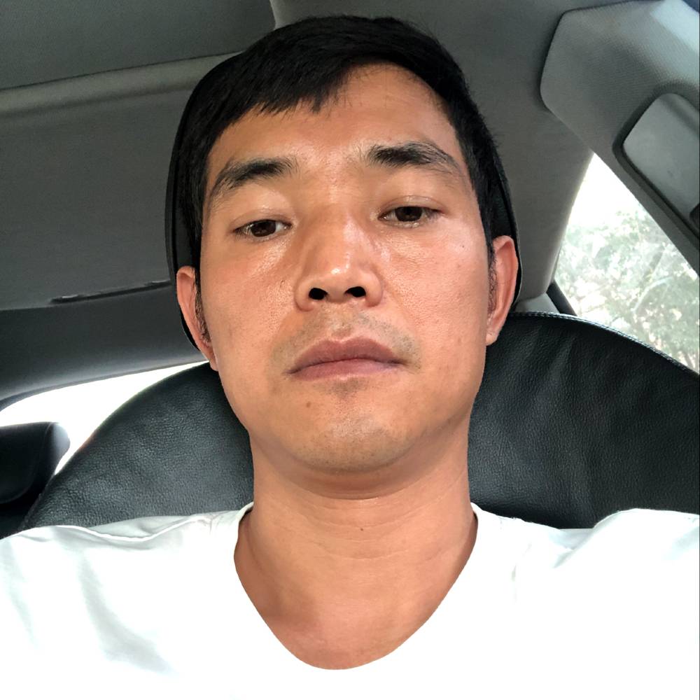 动人拿忘忧的照片