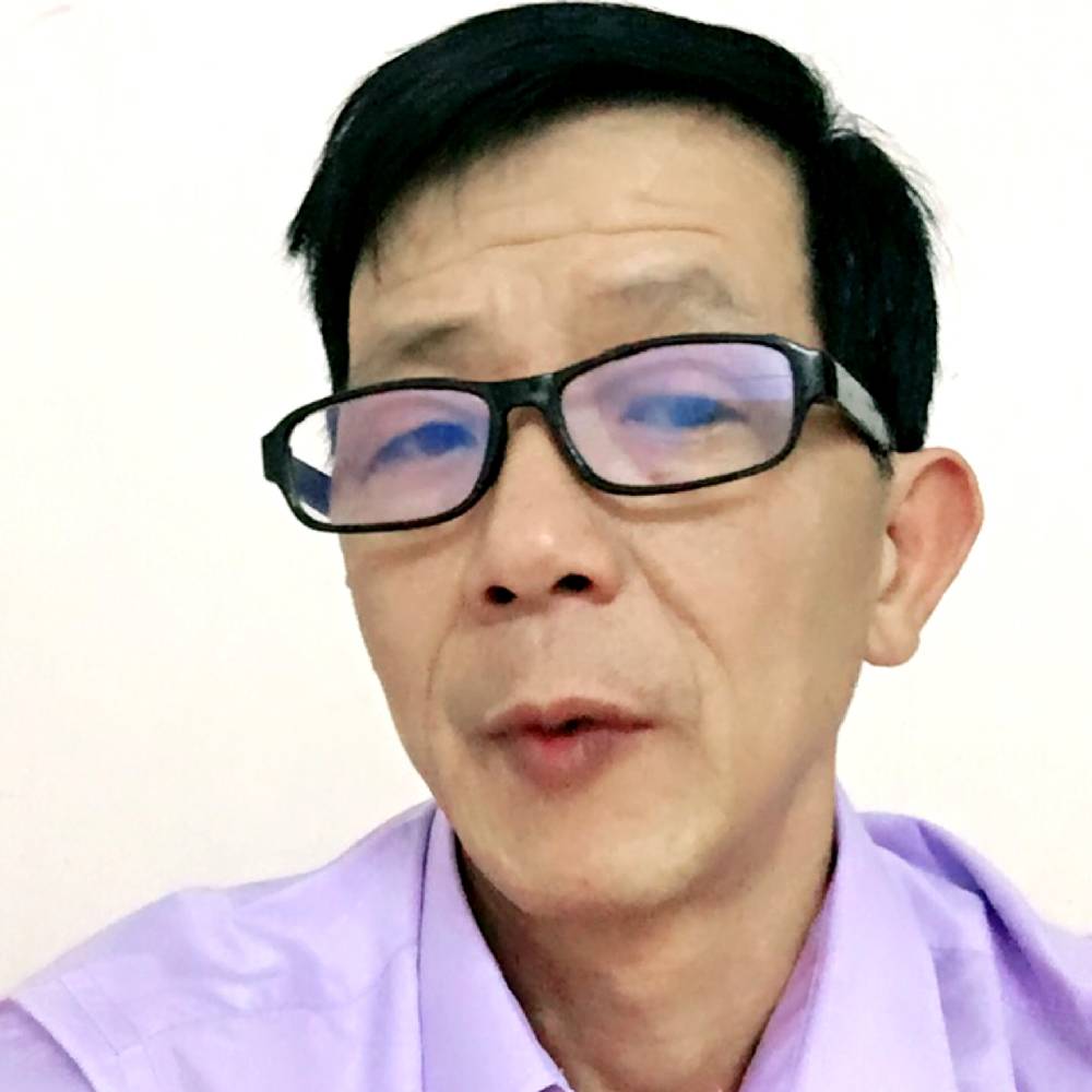 蓝天迷离的照片